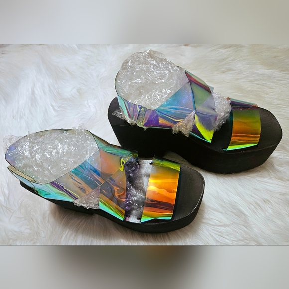 UNIF Vapor Platform Sandals - Picture 7 of 10